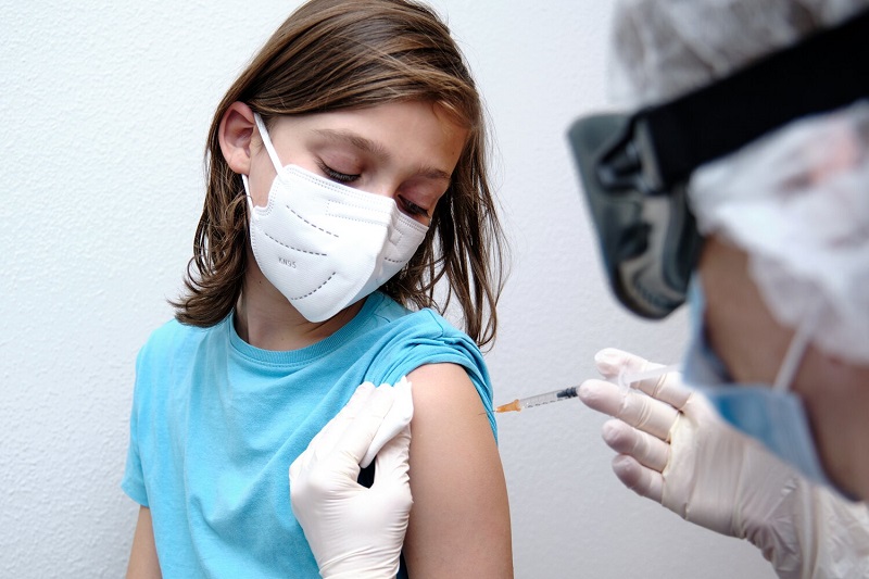 Tiêm vaccine Covid-19 là giải pháp tốt nhất hiện nay để bảo vệ trẻ em