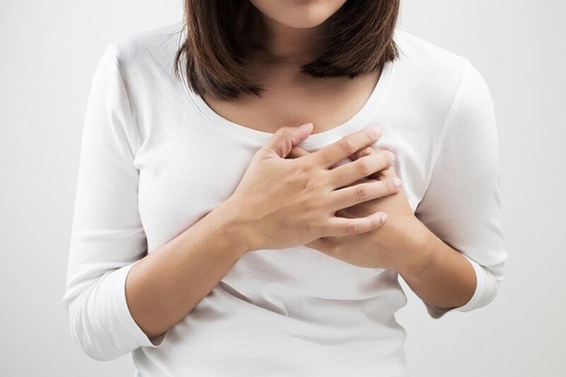 Nhận biết sớm mang thai với dấu hiệu đau vùng ngực