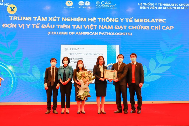 MEDLATEC là đơn vị y tế đầu tiên ở Việt Nam chính thức được nhận chứng chỉ CAP