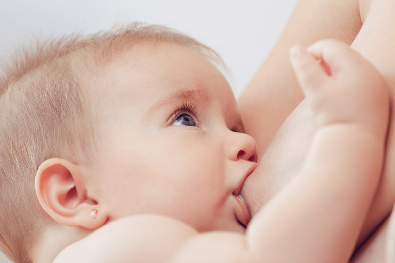  Sữa mẹ đặc biệt cần thiết với trẻ sơ sinh và trẻ nhỏ