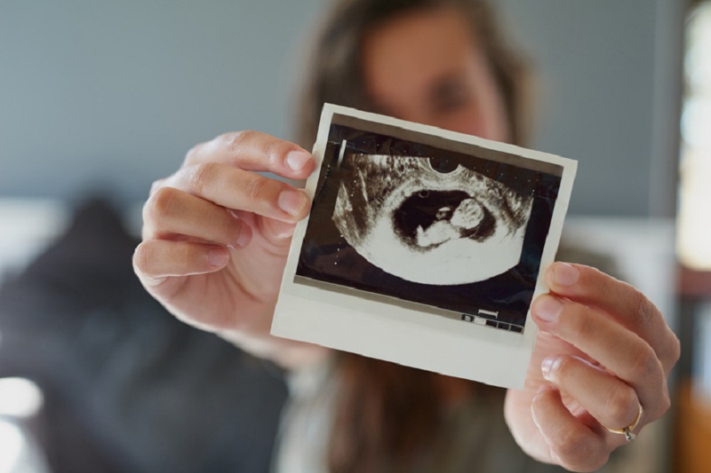 Hoãn tiêm cho những phụ nữ có thai dưới 13 tuần tuổi