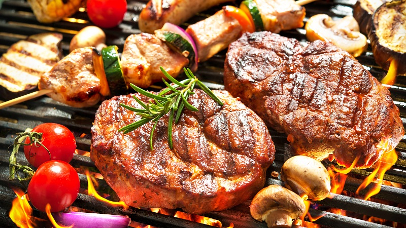 Thịt nướng là thực phẩm bác sĩ khuyến cáo nên kiêng ăn với người bị hen suyễn