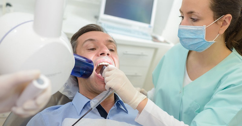 Khám bác sĩ nha khoa tìm nguyên nhân đau răng là giải pháp tốt nhất để chấm dứt đau răng an toàn và triệt để