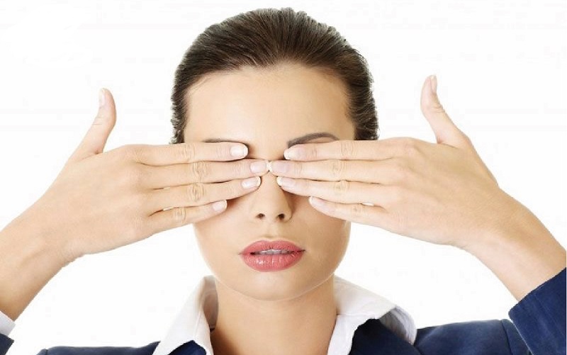 Luyện tập thư giãn cơ mắt giúp giảm thiểu nguy cơ tăng độ loạn thị