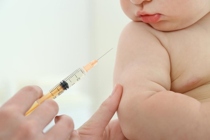 Tiêm vắc xin đầy đủ giúp phòng bệnh cho trẻ