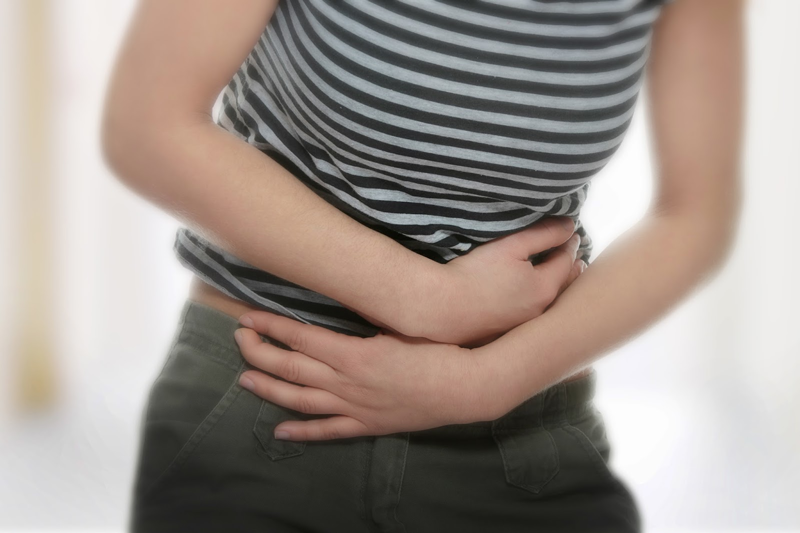  Tiêu chảy cấp tính có thể khiến người bệnh cảm thấy đau bụng âm ỉ hoặc dữ dội