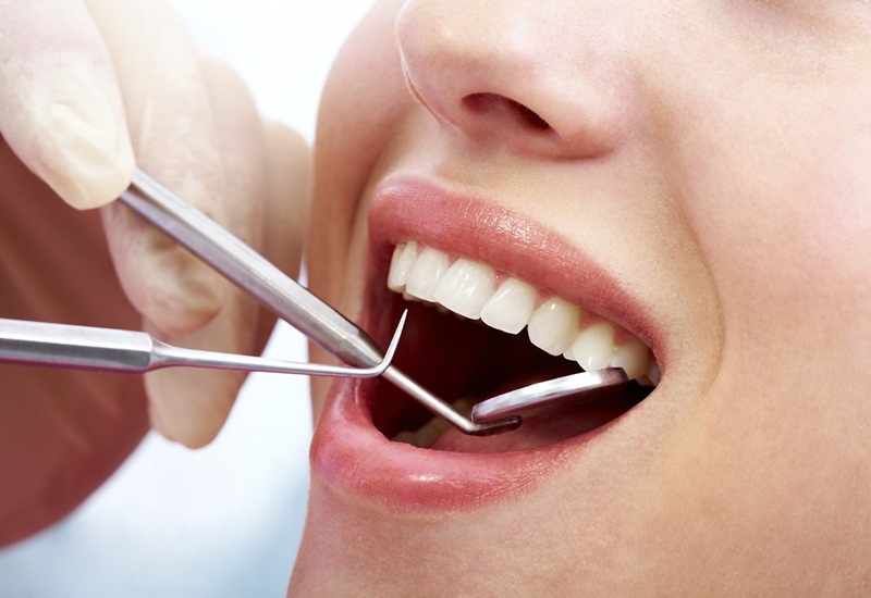 Kiểm tra sức khỏe răng miệng thường xuyên để kịp thời phát hiện bệnh