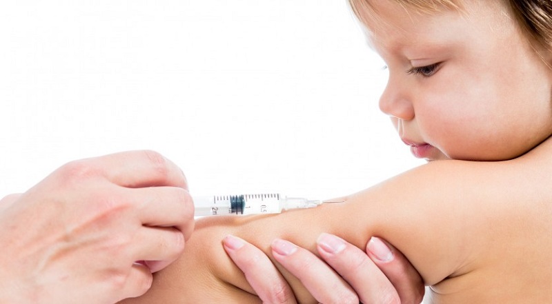 Tiêm vắc xin là cách tốt để phòng bệnh cho trẻ
