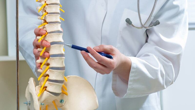 Thoái hóa cột sống lưng có thể do chấn thương tai nạn