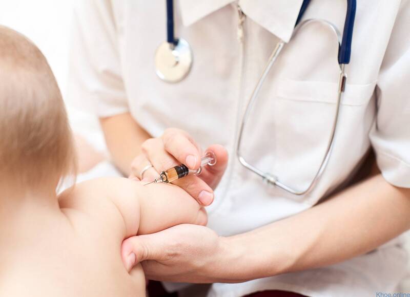 Tác dụng phụ sau tiêm vắc xin viêm não mô cầu thường nhẹ