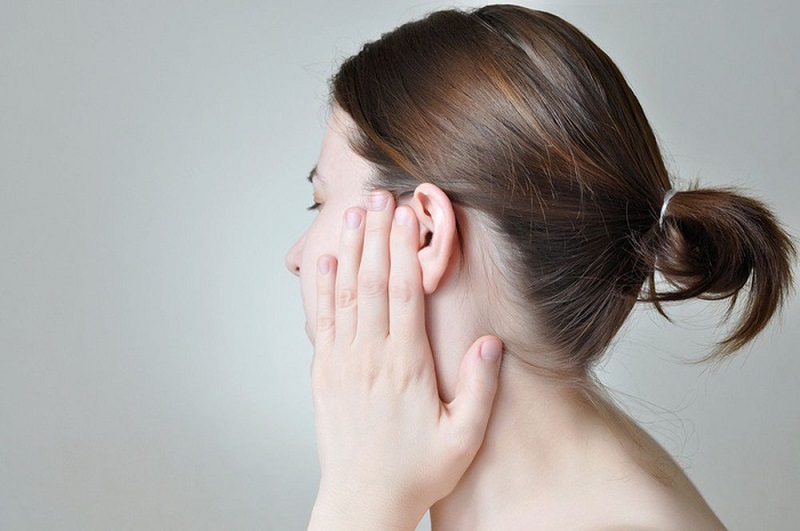 Viêm sụn vành tai gây đau nhức và khó chịu cho người bệnh