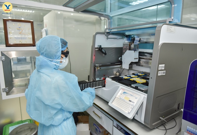 Trung tâm xét nghiệm của MEDLATEC được trang bị hệ thống máy móc hiện đại đáp ứng nhiều loại xét nghiệm đòi hỏi công nghệ cao