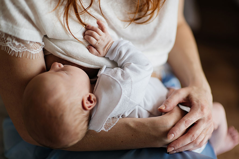 Trẻ sơ sinh người có sức đề kháng kém là đối tượng dễ mắc viêm màng não mô cầu