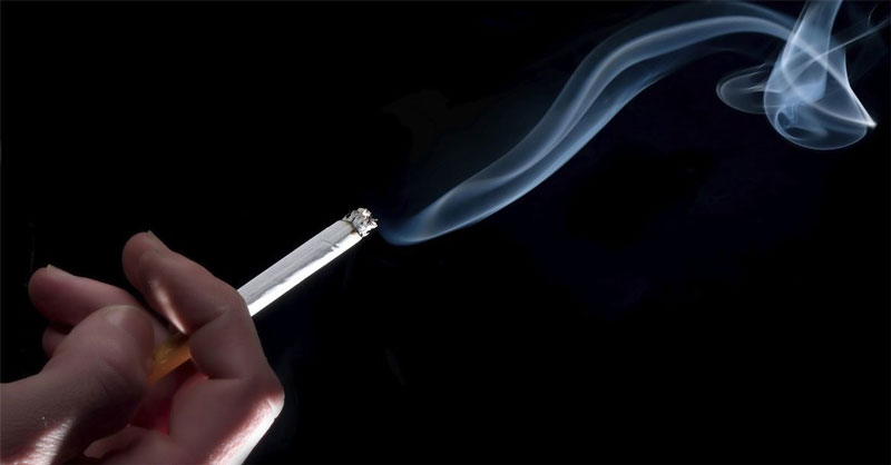 Khói thuốc lá chứa nhiều chất hóa học gây hại cho sức khỏe