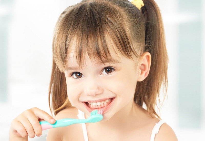 Hướng dẫn trẻ cách vệ sinh răng miệng