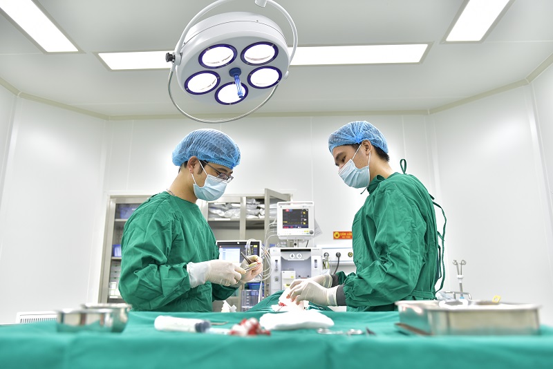 Phẫu thuật cắt bỏ tinh hoàn là phương pháp phổ biến nhất được áp dụng trong quá trình điều trị ung thư tinh hoàn