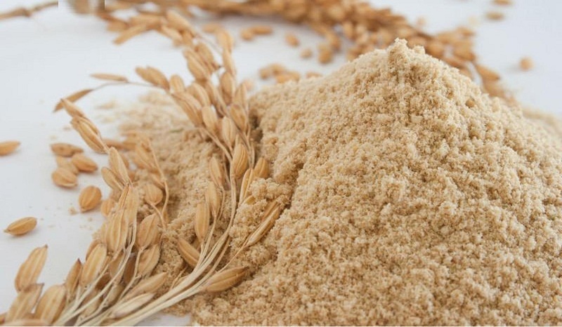 Không chỉ có tác dụng làm trắng da, cám gạo còn giúp làm mềm lông vùng kín