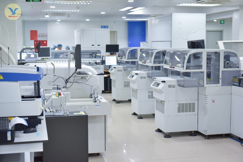  Trung tâm Xét nghiệm MEDLATEC sở hữu nhiều máy móc, thiết bị hiện đại