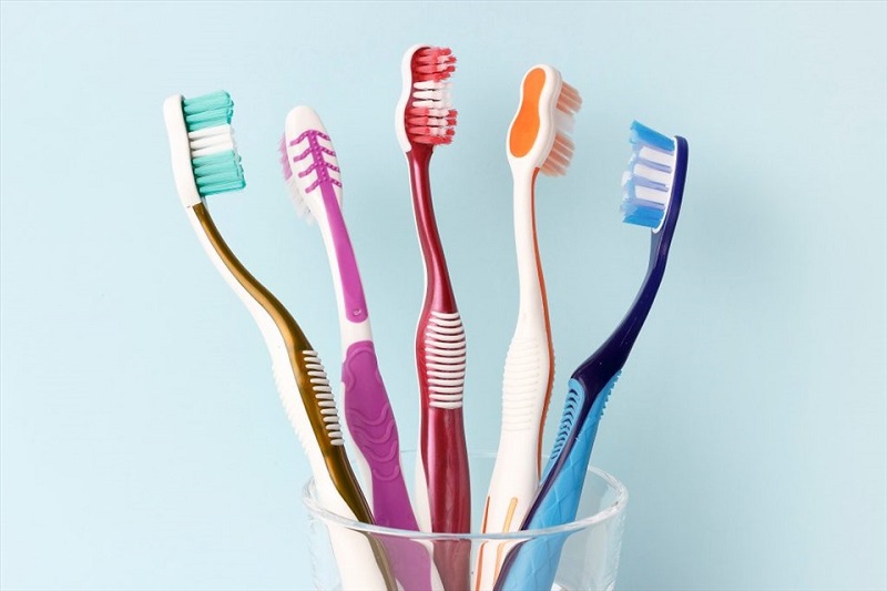 Vật dụng bình thường như bàn chải đánh răng cũng có thể khiến cho lây lan bệnh