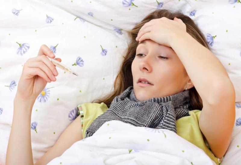 Người bệnh bị sốt là một biểu hiện nguy hiểm vì cảnh báo nhiễm trùng đường mật