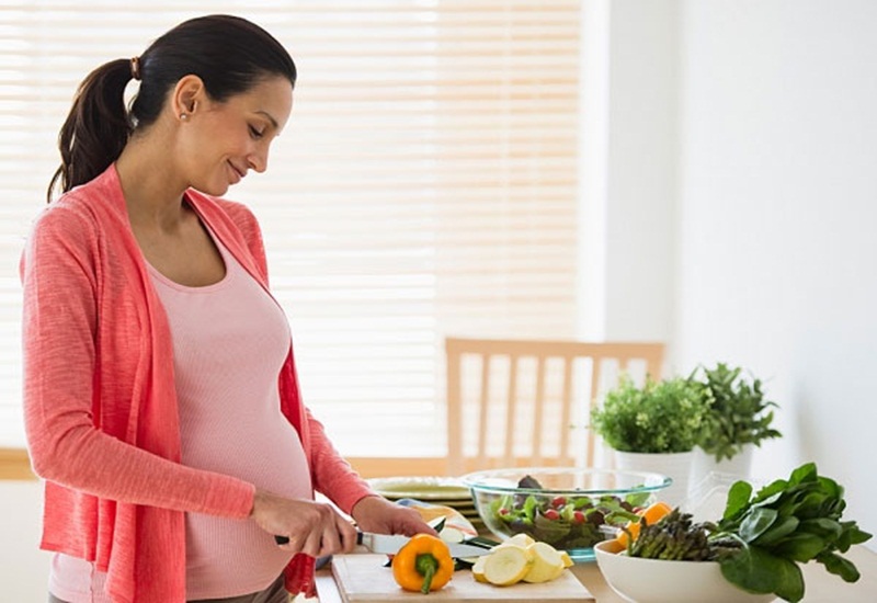 Chế độ ăn rất quan trọng đối với thai nhi và mẹ bầu
