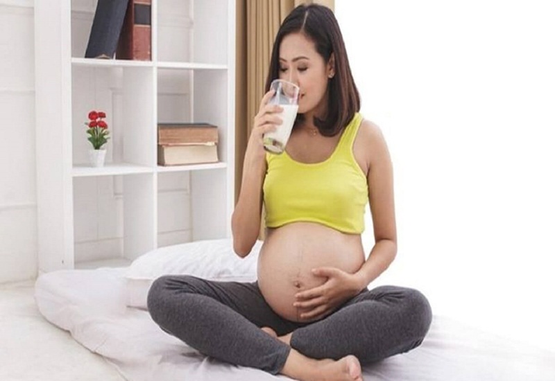 Mẹ bầu có thể lựa chọn sữa tươi không đường tách béo