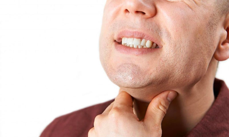 Ngứa họng là triệu chứng phổ biến của những bệnh lý nào?