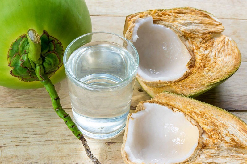Nước dừa là thức uống tự nhiên có lợi đối với sức khỏe phụ nữ mang thai