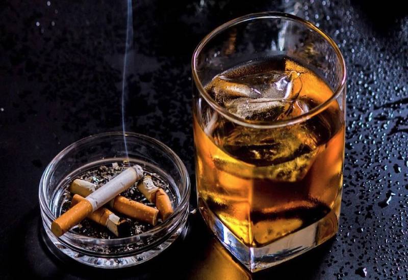 Rượu bia và thuốc lá sẽ làm tăng tỷ lệ mắc ung thư
