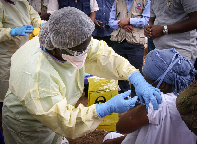 Tiêm phòng vắc xin là cách phòng bệnh Ebola hiệu quả nhất