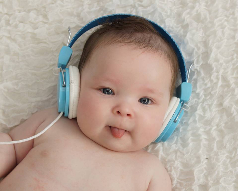 Âm nhạc giúp trẻ tăng cường khả năng mở rộng mạng lưới liên tưởng của não và phát triển các giác quan