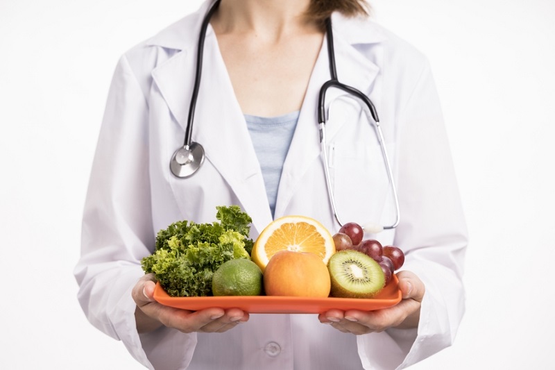 Người bệnh nên khám bác sĩ chuyên khoa để được tư vấn nhịp tim nhanh nên ăn gì phù hợp với hiện trạng sức khỏe của mình
