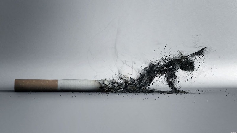 Hút thuốc là một trong những yếu tố có khả năng gây bệnh bạch cầu