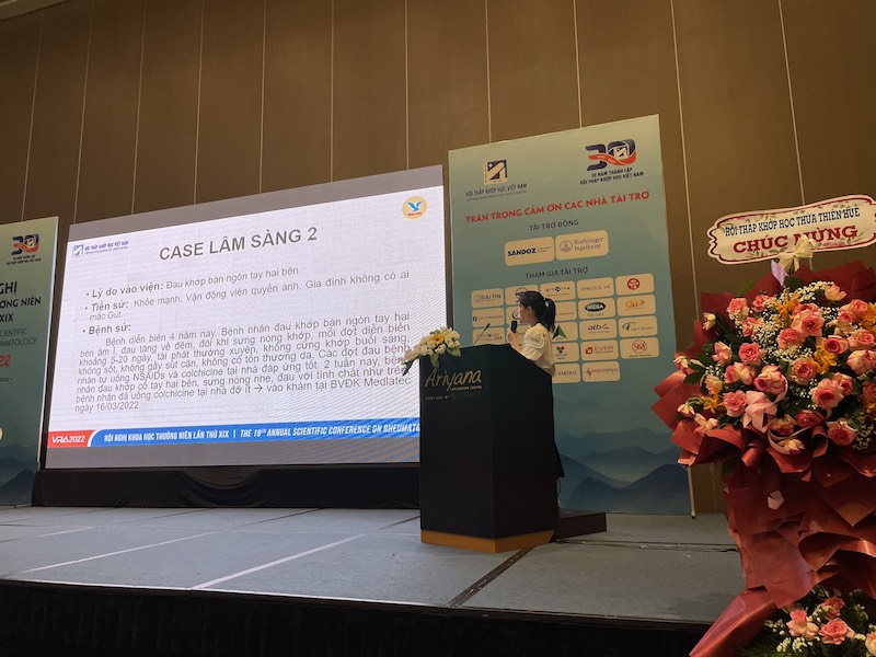 ThS.BSNT Trịnh Thị Nga trình bày ca bệnh lâm sàng gút ở người trẻ tuổi tại Hội nghị