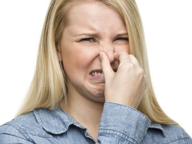 Do bị bệnh Phantosmia gây ảo giác nên nhiều tự ngửi thấy mũi có mùi hôi