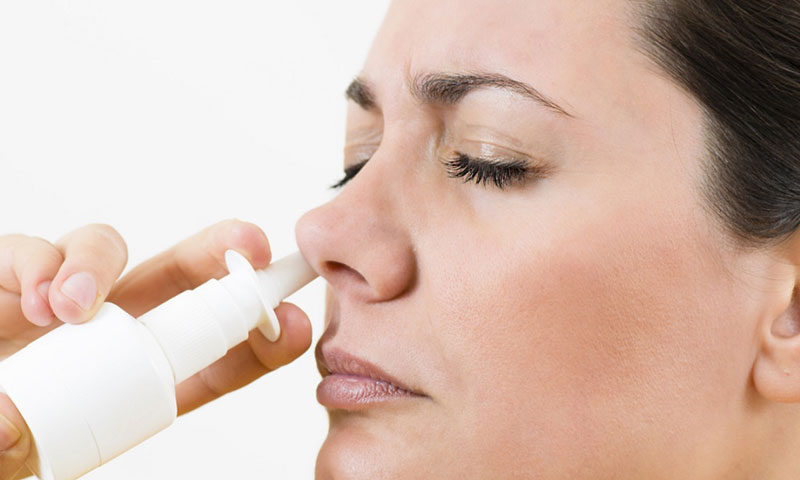 Sử dụng các loại thuốc dạng xịt để trị viêm xoang mũi