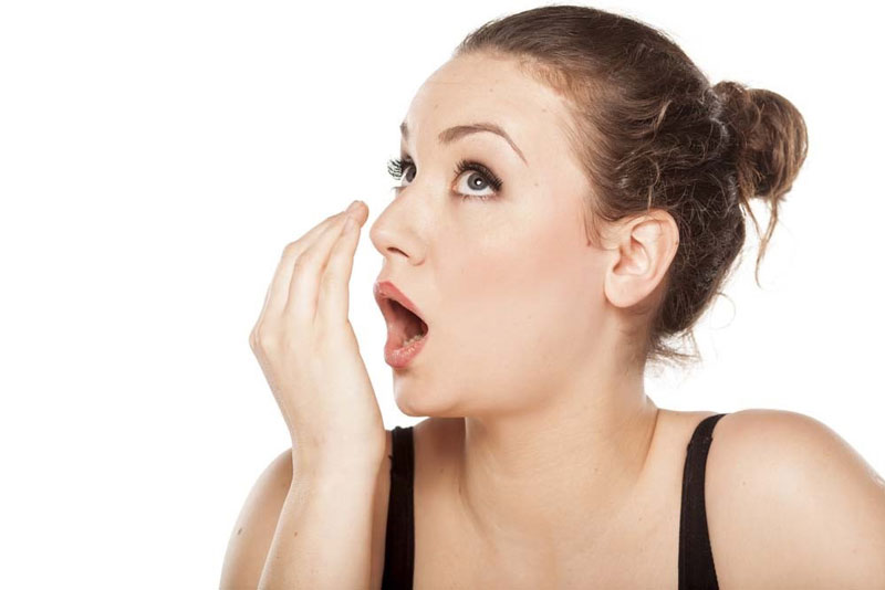 Tình trạng hôi miệng sẽ được cải thiện nếu cạo vôi răng thường xuyên