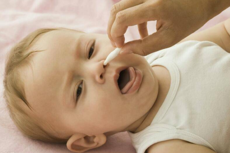 Vệ sinh mũi họng cho trẻ thường xuyên để phòng bệnh 