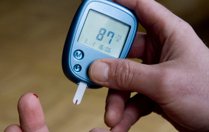  Cách xét nghiệm tiểu đường với máy đo đường huyết tại nhà