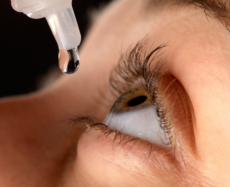 Đau mắt hột cần điều trị bằng thuốc kháng sinh