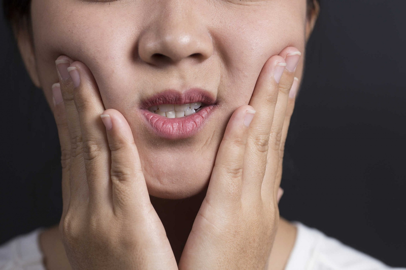 Ung thư miệng gây ra nhiều tổn thương loét, sùi trong miệng