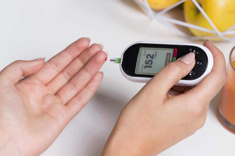 Người bệnh tiểu đường cần theo dõi đường huyết thường xuyên