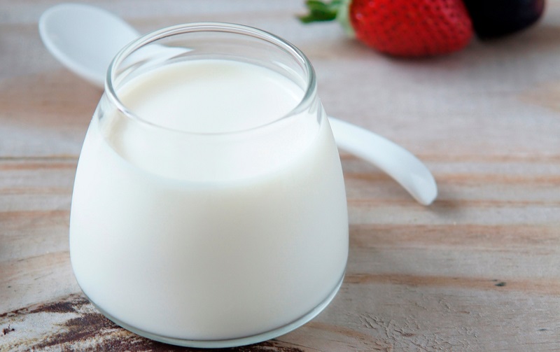 Ăn sữa chua mỗi ngày vừa tốt cho hệ tiêu hoá vừa là cách chữa nấm âm đạo tại nhà đơn giản