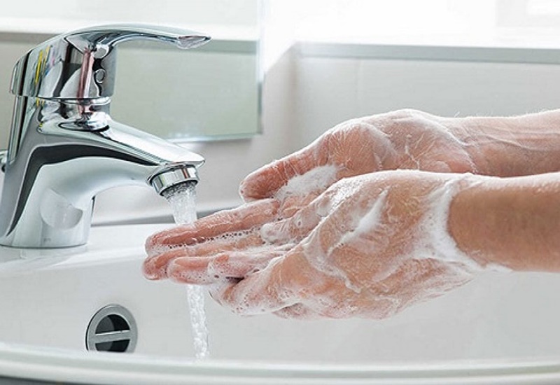 Chú ý rửa tay trước bữa ăn để tránh nhiễm khuẩn