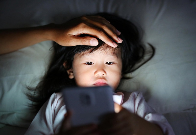  Trẻ mất tập trung đôi khi do phụ thuộc vào các thiết bị công nghệ