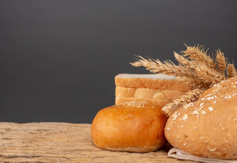 Ăn bánh mì có thể giảm đau dạ dày tạm thời