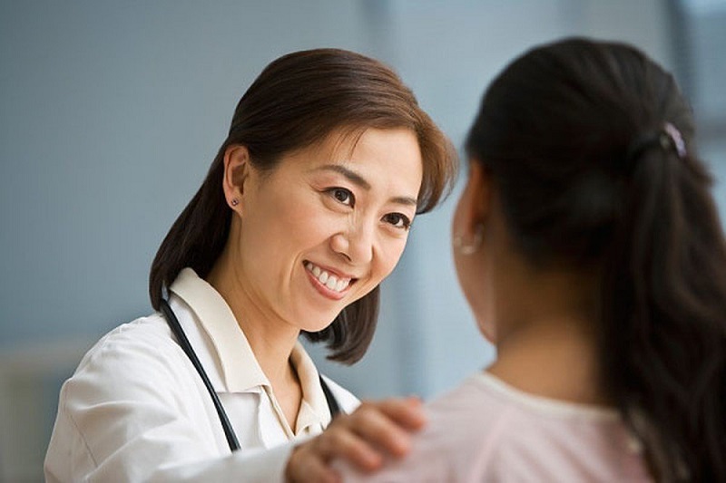 Sau khi dừng thuốc tránh thai, phụ nữ nên gặp bác sĩ chuyên khoa thăm khám để được tư vấn thời điểm mang thai tốt nhất