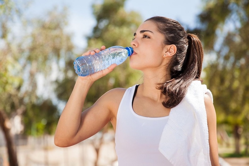 Uống nước giúp cơn đau bao tử được thuyên giảm