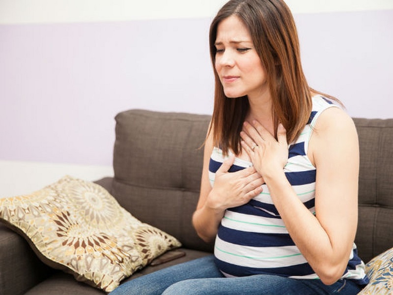 Rất nhiều phụ nữ mang thai đều gặp phải vấn đề ợ chua, nóng cổ