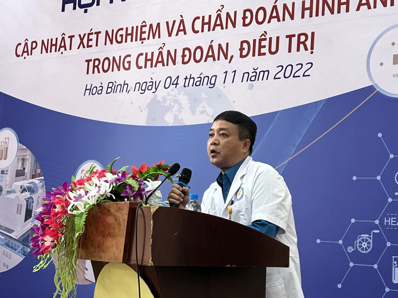 BS.CKII Nguyễn Quốc Phương - Trưởng khoa Chẩn đoán hình ảnh, Phó Giám đốc Bệnh viện Đa khoa tỉnh Hoà Bình phát biểu tại hội nghị
